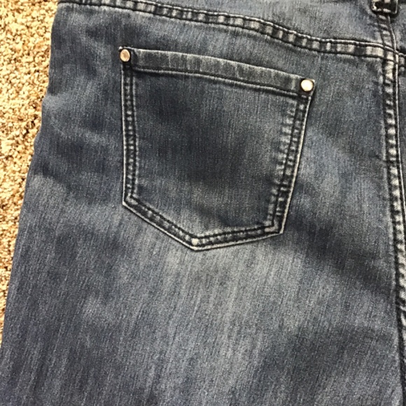 Christopher & Banks Denim Capris Sz 16 - Picture 8 of 8